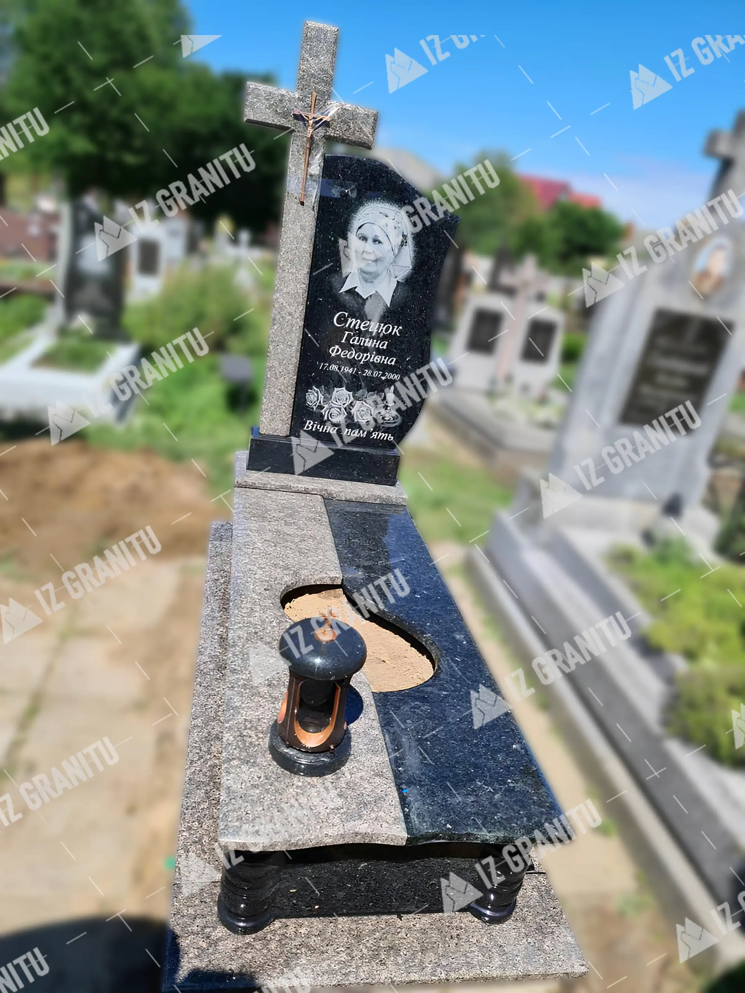 Одинарний пам'ятник 2